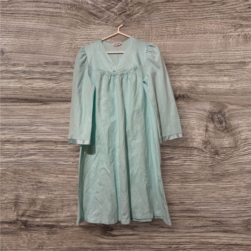 Vintage Vanity Fair Size Medium Satin Trim Pretty blue Nightgown Light Fleece